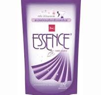 LION Средство для глажения и удаления запахов Blossom Essence, 500 мл (мягкая упаковка)